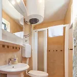 Mit Pool- By Interhome