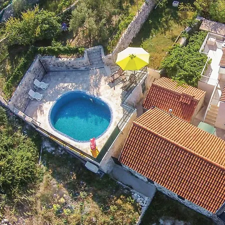 Mit Pool- By Interhome * Oslje