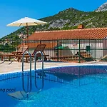 Mit Pool- By Interhome بيت للعطل Oslje