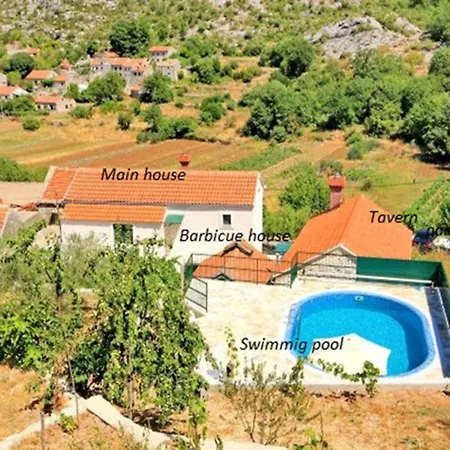 Hébergement de vacances Mit Pool- By Interhome
