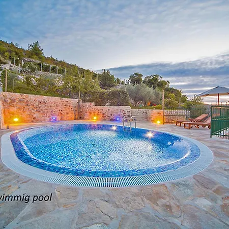 Hébergement de vacances Mit Pool- By Interhome Oslje