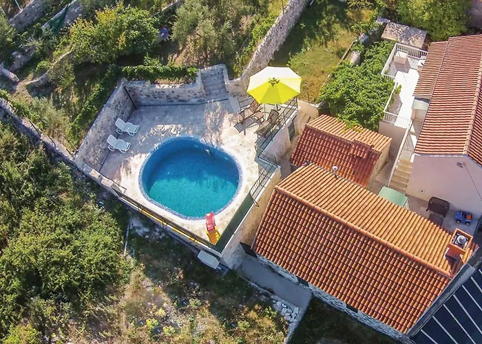 Mit Pool- By Interhome * Oslje