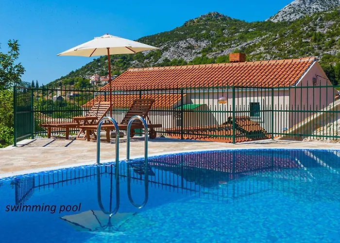Mit Pool- By Interhome Hébergement de vacances Oslje
